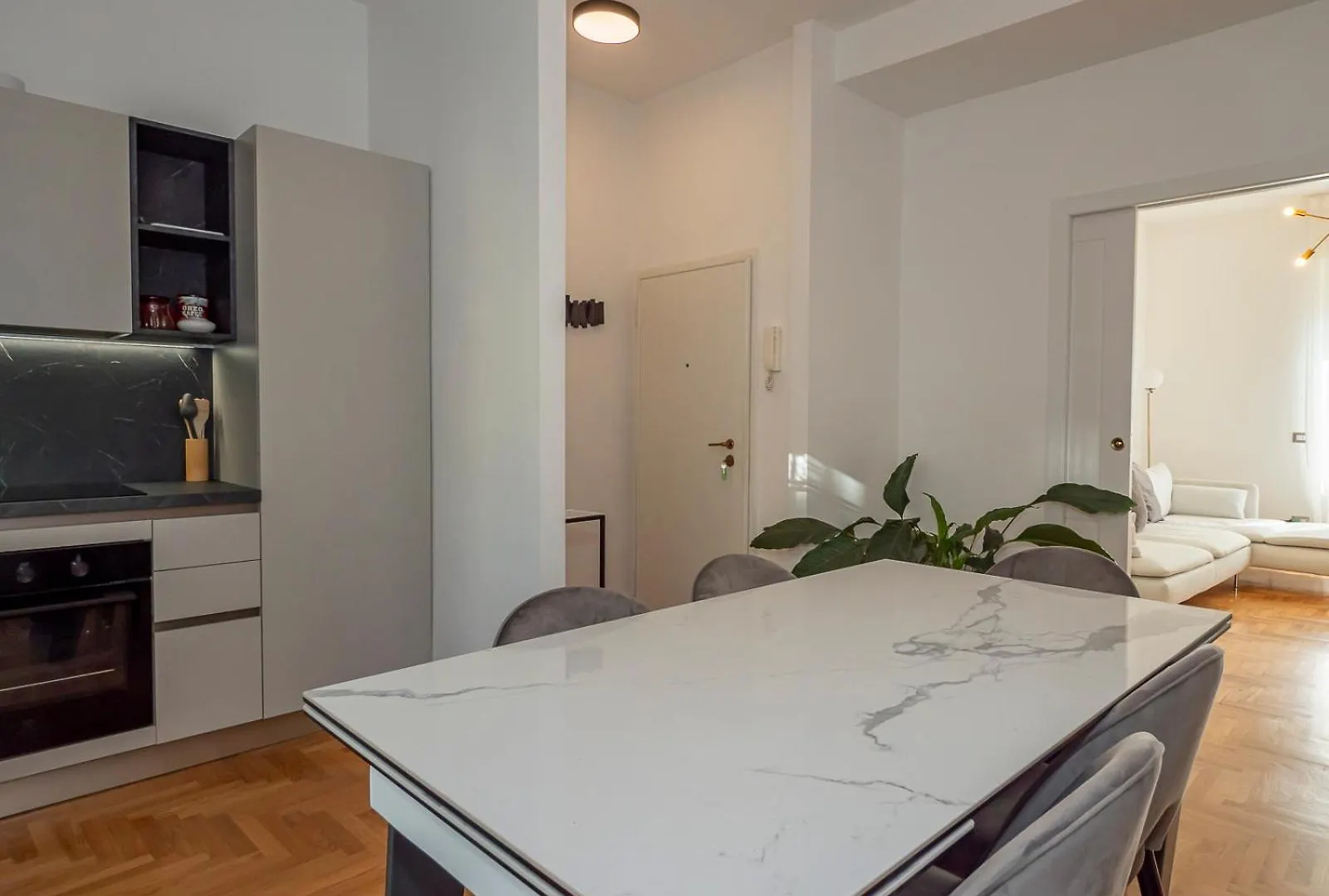 Big Apartment Close To Bocconi / Humanitas / Ieo Milan 0*,  Italy