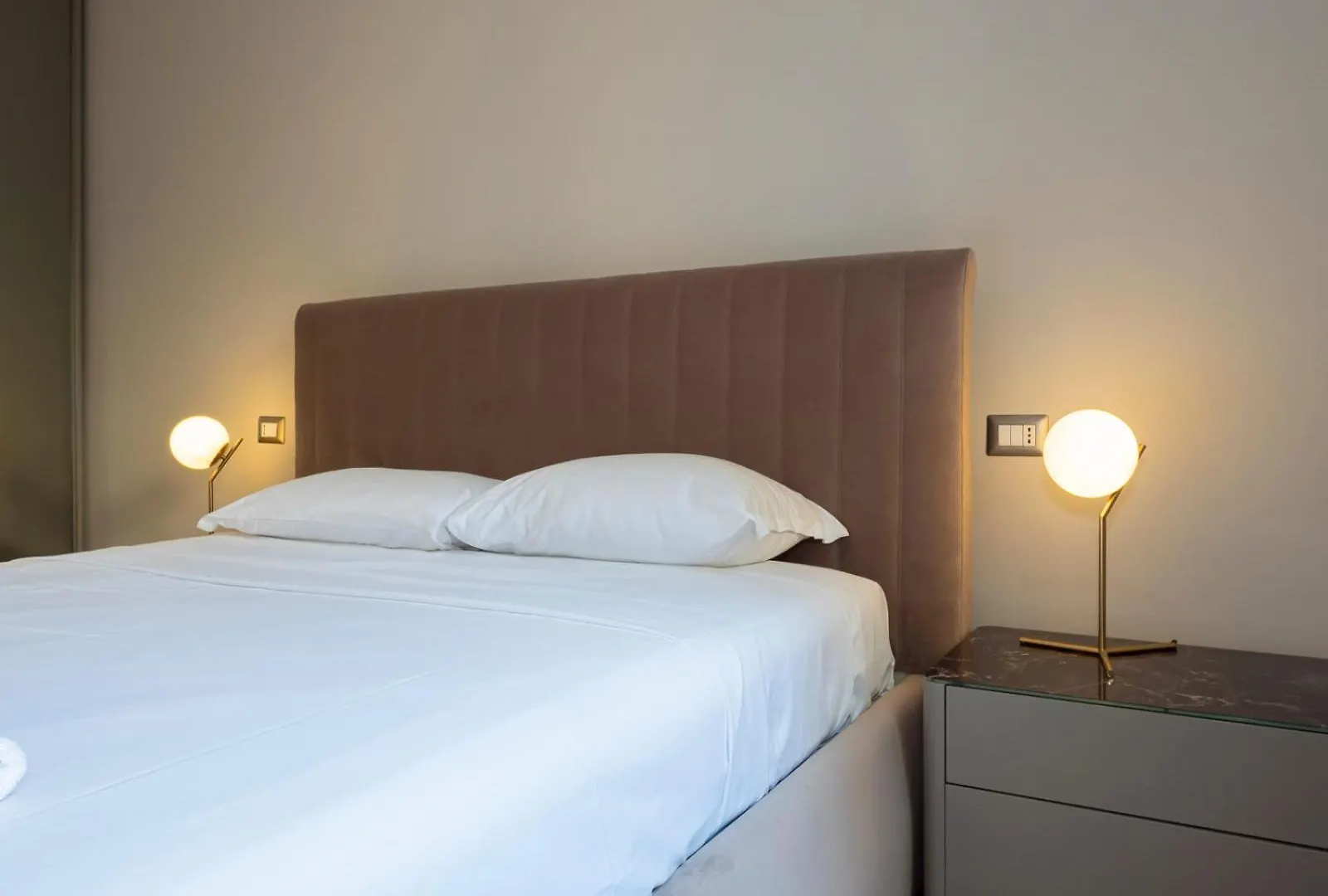 Big Apartment Close To Bocconi / Humanitas / Ieo Milan