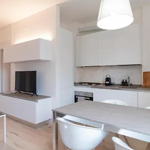 New apartment close to Navigli - IULM - Ponti Milano
