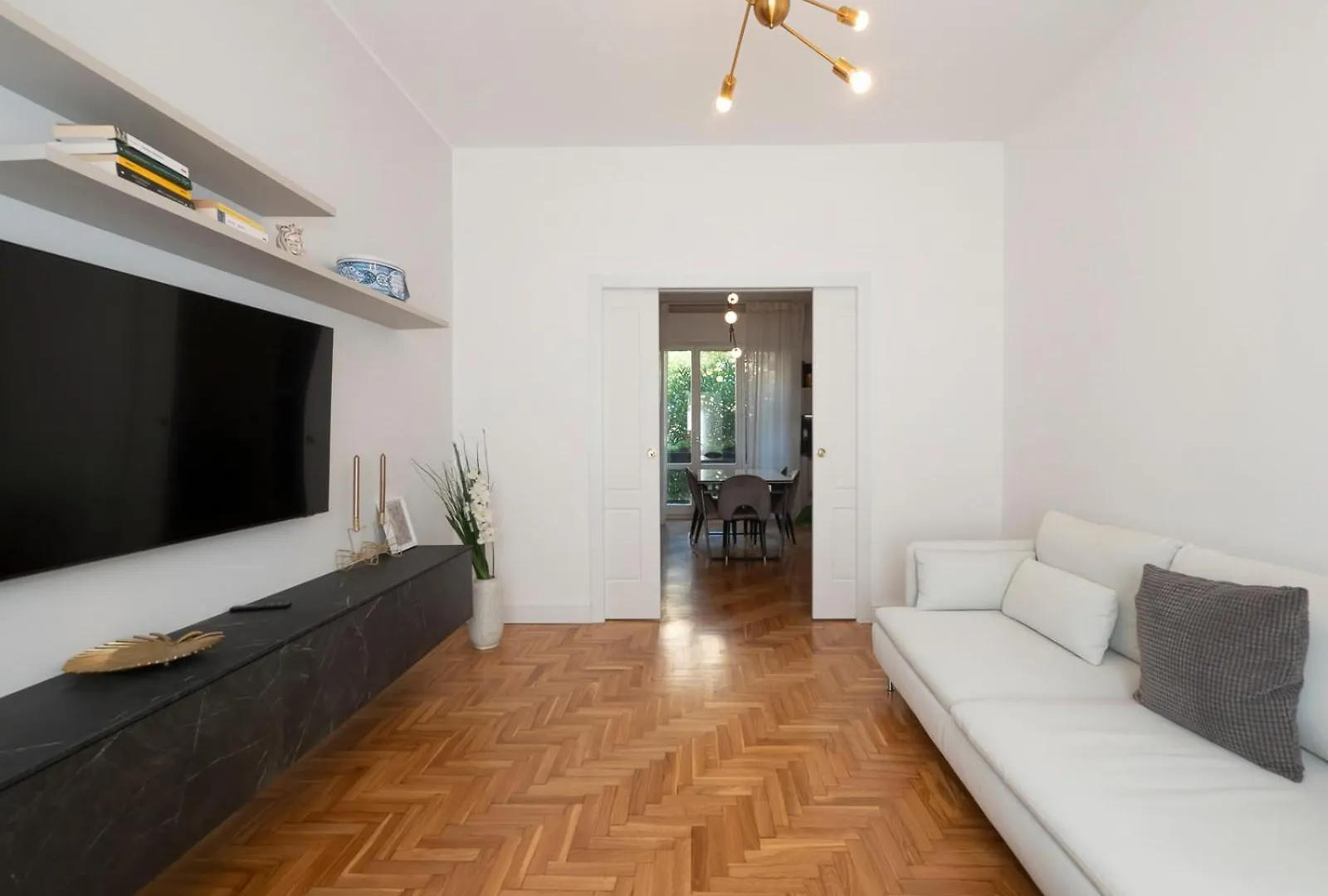 Big Apartment Close To Bocconi / Humanitas / Ieo location