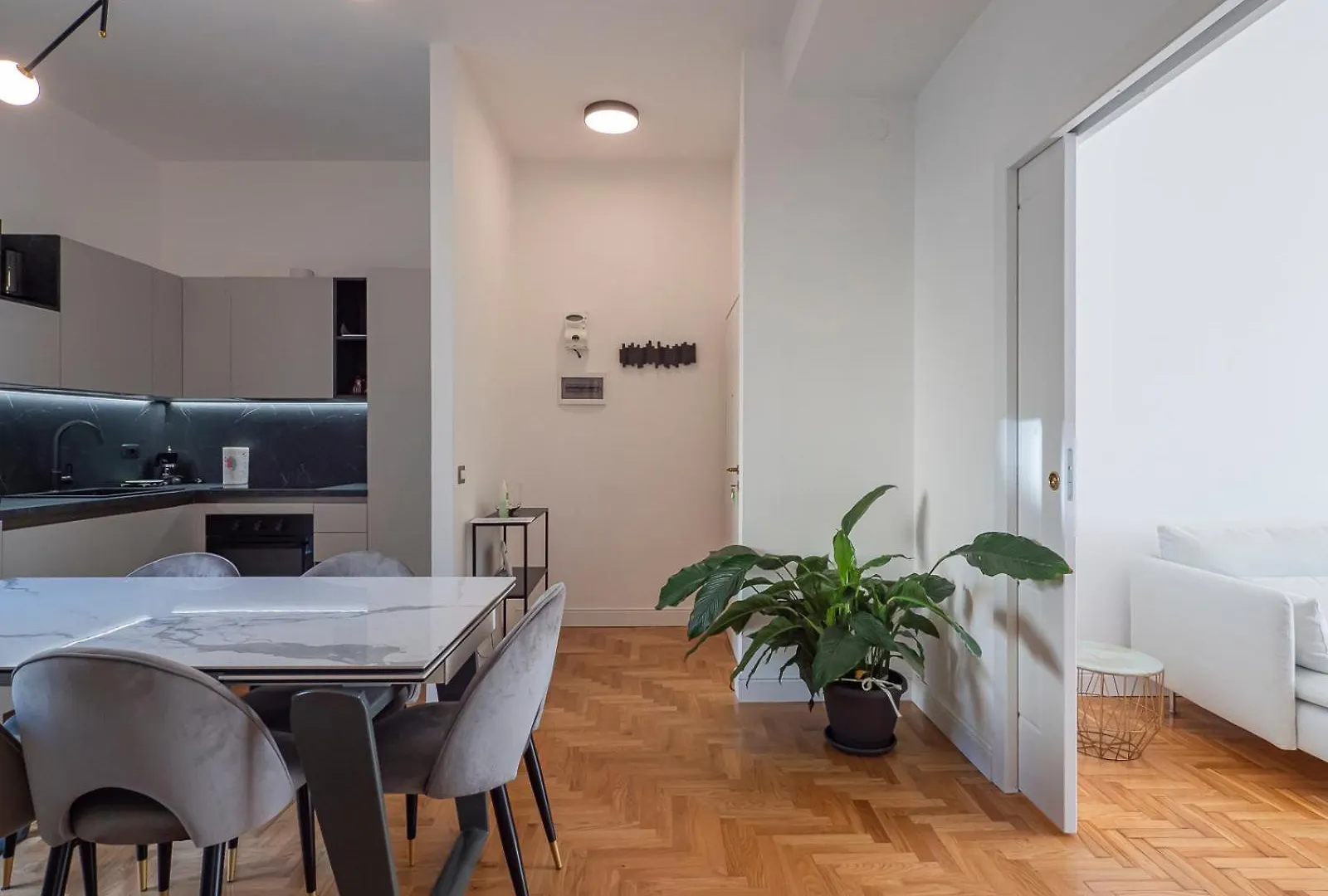 Big Apartment Close To Bocconi / Humanitas / Ieo Milan Italy