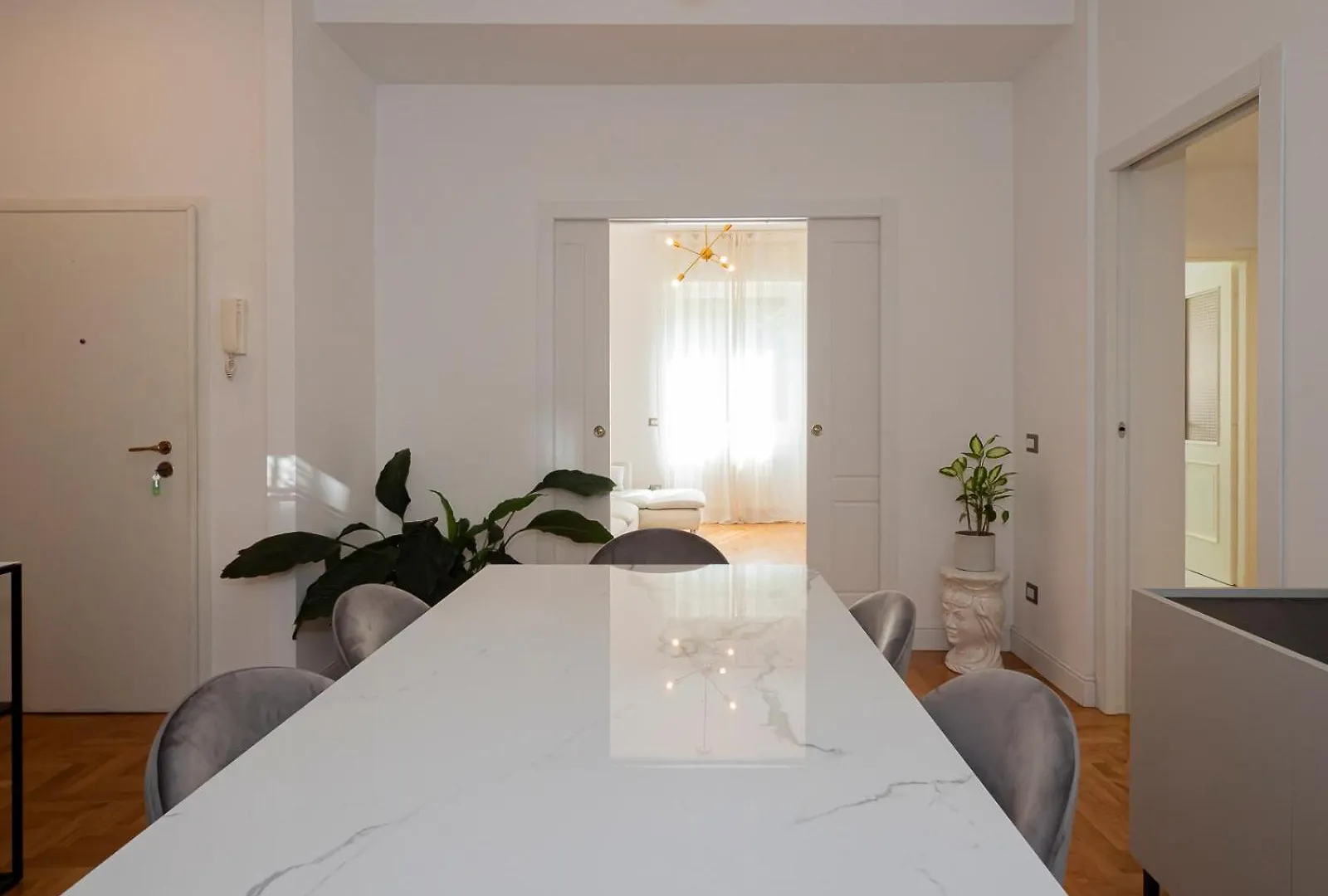 Big Apartment Close To Bocconi / Humanitas / Ieo Milan